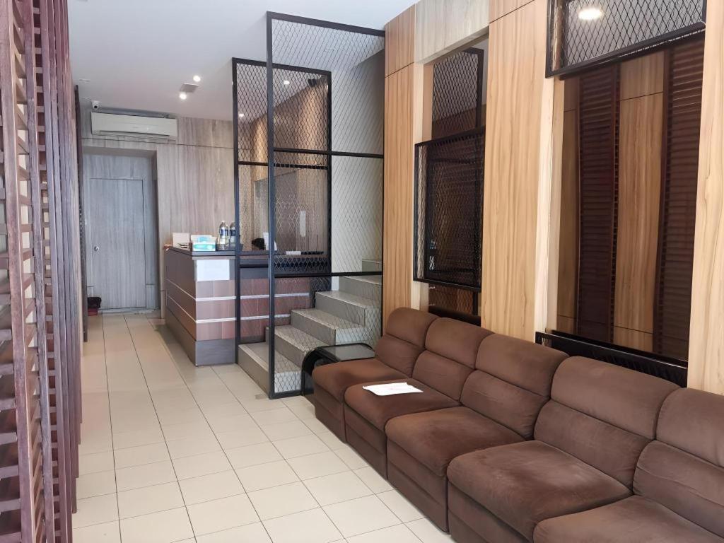 Hotel Holiday Kota Kinabalu Eksteriør bilde