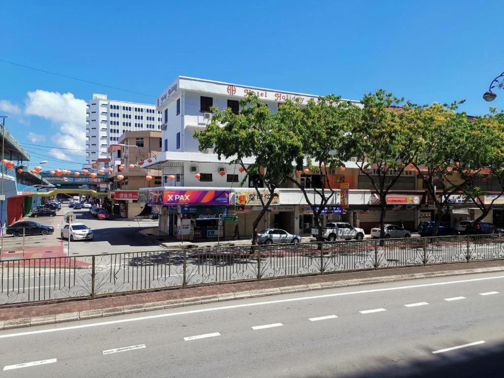 Hotel Holiday Kota Kinabalu Eksteriør bilde
