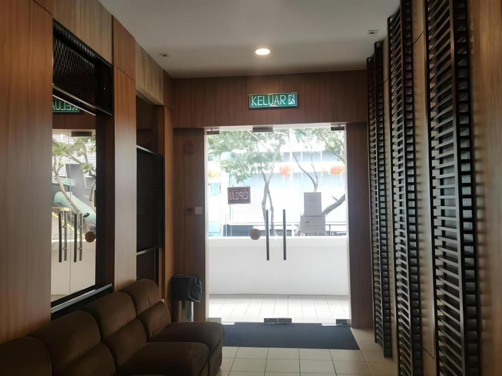 Hotel Holiday Kota Kinabalu Eksteriør bilde